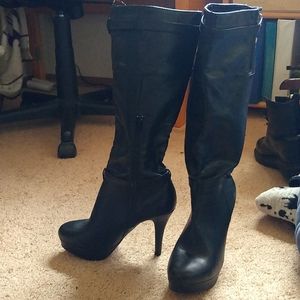 Knee high leather heeled boots with zippers size 9